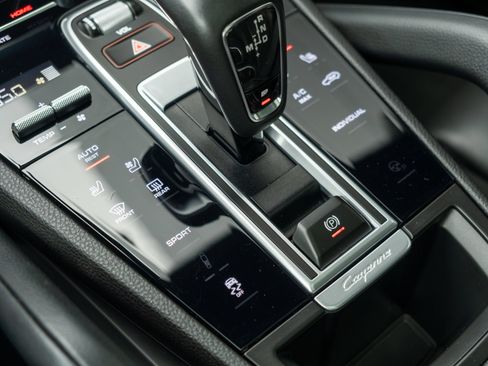 Certified 2023 Porsche Cayenne AWD/4WD image 34