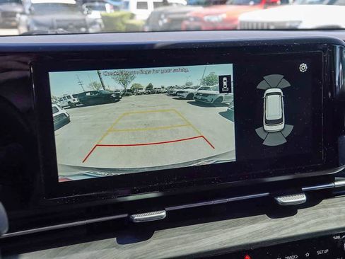 Used 2022 Kia Carnival EX FWD image 22