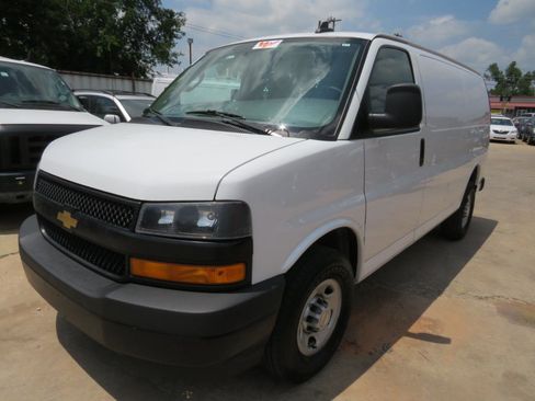 Used 2019 Chevrolet Express 2500 w/ Driver Convenience Package RWD image 1