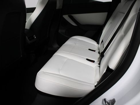 Used 2022 Tesla Model Y Performance image 22