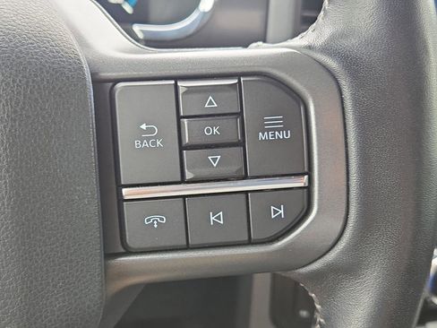 Used 2022 Ford F150 Lariat w/ Trailer Tow Package image 22