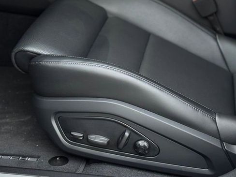 New 2025 Porsche Taycan 4S AWD/4WD image 40