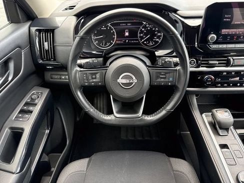 Used 2023 Nissan Pathfinder SV AWD/4WD image 14
