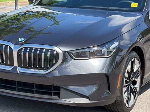 Used 2024 BMW 530i w/ Premium Package RWD image 11
