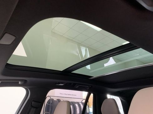 Certified 2025 Volvo XC90 B6 Plus image 22