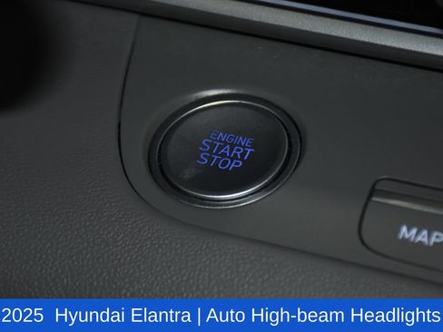 Used 2025 Hyundai Elantra SEL FWD image 14