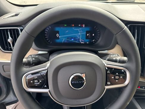 Used 2026 Volvo XC60 B5 Core w/ Climate Package AWD/4WD image 31