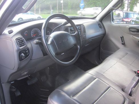 Used 2002 Ford F150 XL RWD image 9