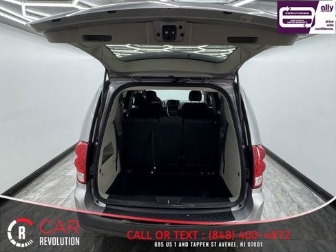 Used 2019 Dodge Grand Caravan SE w/ UConnect Hands-Free Group FWD image 6