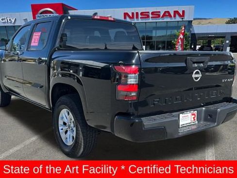 Used 2024 Nissan Frontier SV AWD/4WD image 5