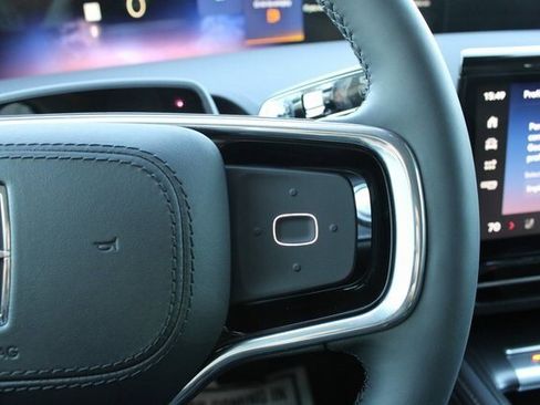 New 2026 Lincoln Nautilus Premier image 13