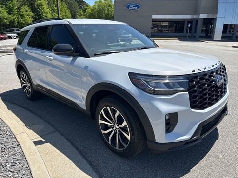 New 2026 Ford Explorer ST-Line RWD image 2