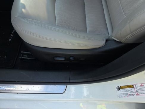 Used 2021 Nissan Altima 2.5 SL FWD image 5
