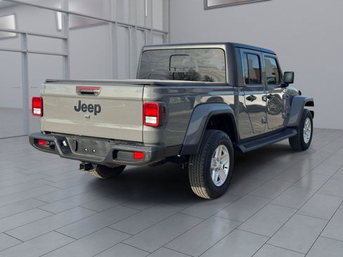 Used 2022 Jeep Gladiator Sport AWD/4WD image 6