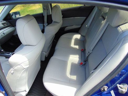 Used 2017 Acura ILX FWD image 17