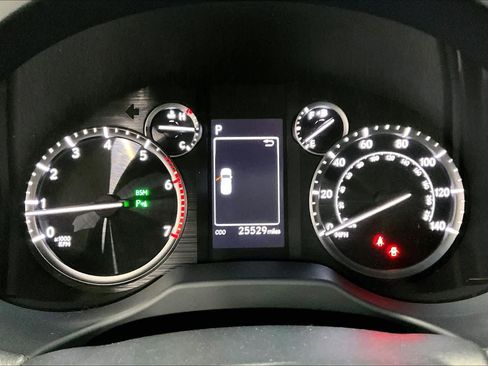 Used 2023 Lexus GX 460 Premium w/ Accessory Package AWD/4WD image 24