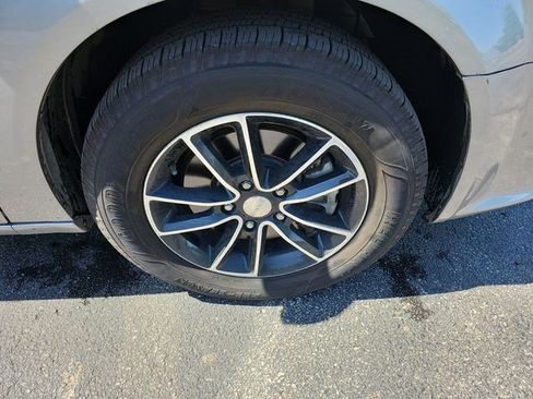 Used 2019 Dodge Grand Caravan GT FWD image 9