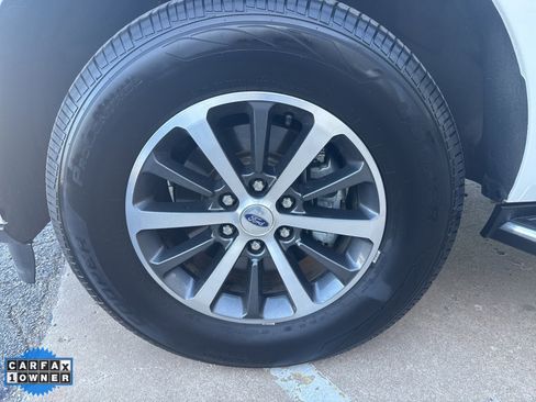 Used 2021 Ford Expedition XLT image 9