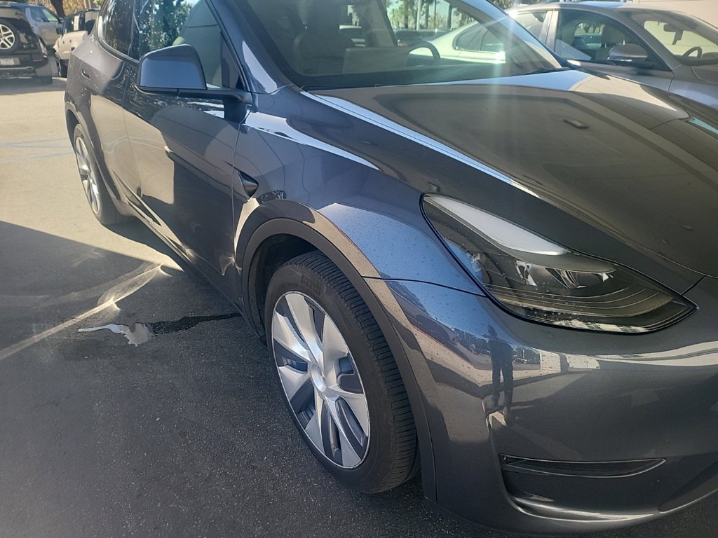 Used 2023 Tesla Model Y Long Range AWD/4WD image 3