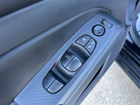 Used 2024 Nissan Altima 2.5 SV image 15