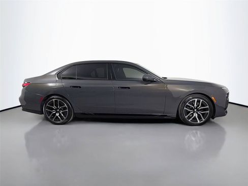 New 2026 BMW 750e xDrive AWD/4WD image 8