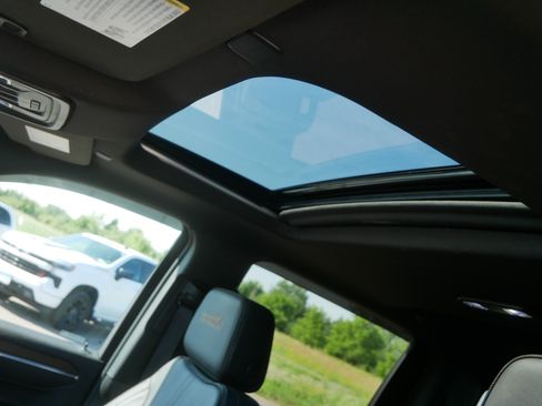 Used 2024 Chevrolet Silverado 1500 High Country w/ High Country Premium Package AWD/4WD image 20