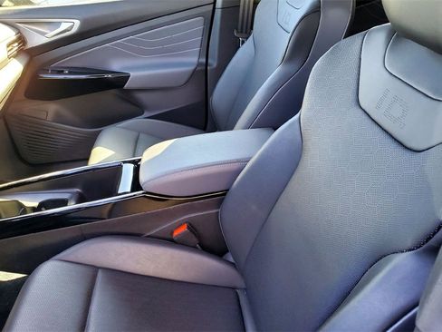 Used 2023 Volkswagen ID.4 Pro S Plus image 10