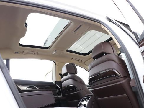 Used 2016 BMW 740i image 35