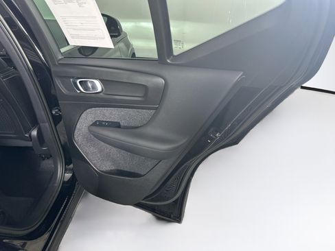 Used 2023 Volvo XC40 B5 Plus AWD/4WD image 31