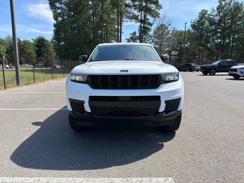 Certified 2024 Jeep Grand Cherokee L Laredo AWD/4WD image 3