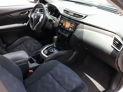 Used 2014 Nissan Rogue SV w/ SV Moonroof Package FWD image 19