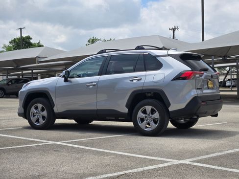 Used 2025 Toyota RAV4 XLE w/ Convenience Package FWD image 6