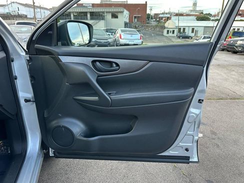 Used 2018 Nissan Rogue Sport S FWD image 29