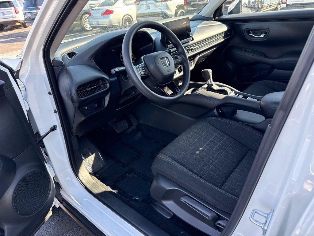 Certified 2025 Honda HR-V LX image 17