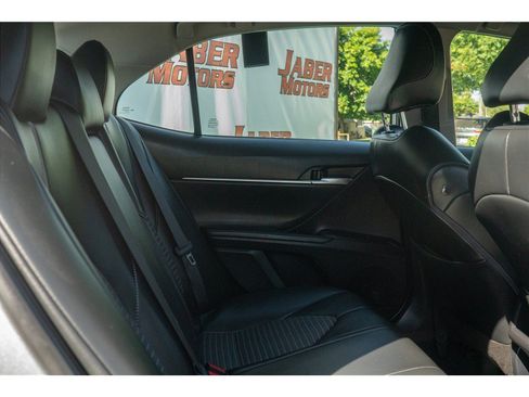 Used 2024 Toyota Camry SE FWD image 4