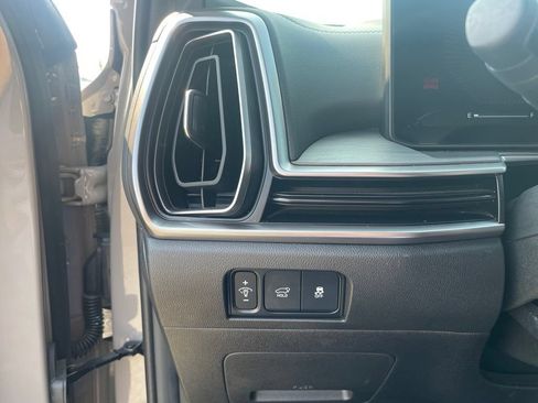 Used 2025 Kia Sorento X-Line EX AWD/4WD image 12