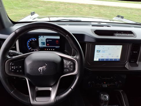 Used 2022 Ford Bronco Outer Banks AWD/4WD image 13