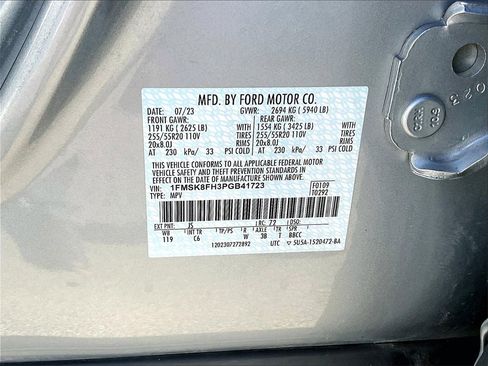 Used 2023 Ford Explorer Limited w/ Equipment Group 301A image 33