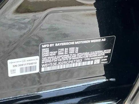 Used 2024 BMW i7 xDrive60 AWD/4WD image 20