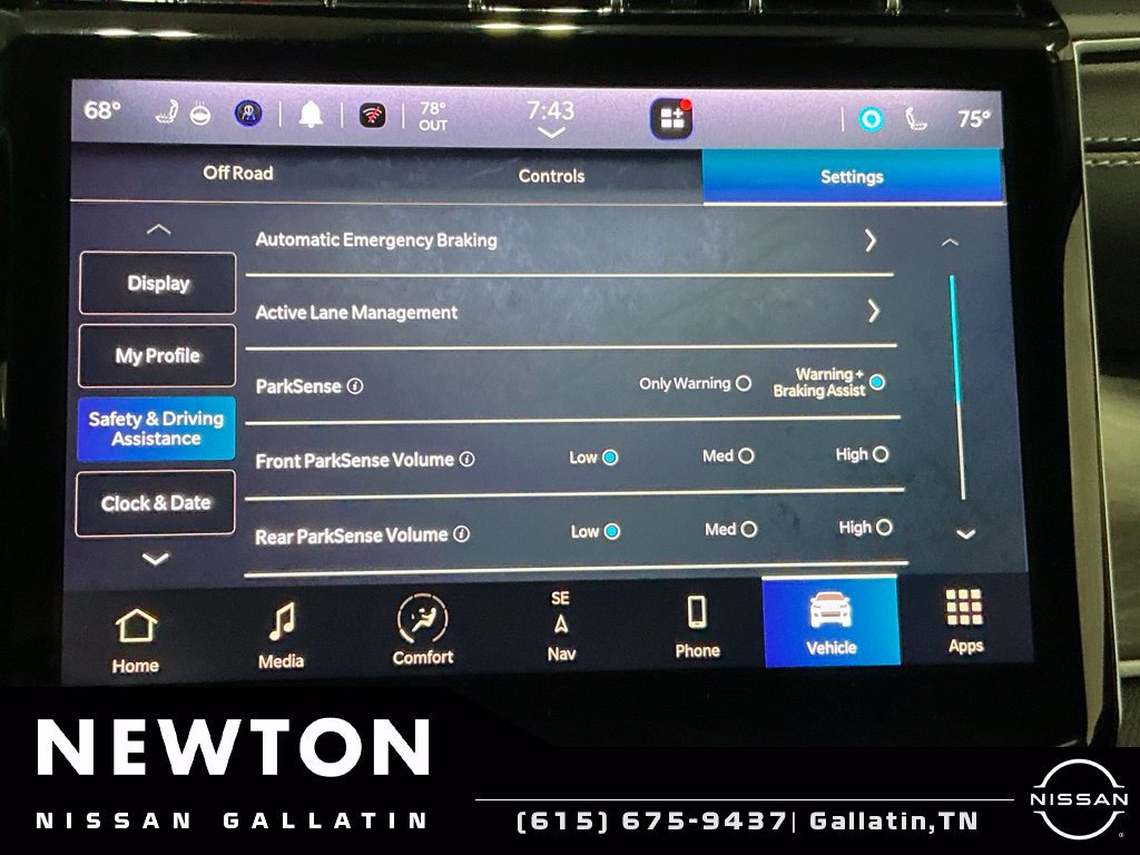 Used 2023 Jeep Grand Cherokee Limited w/ Luxury Tech Group II AWD/4WD image 36