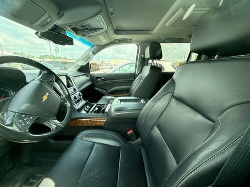 Used 2020 Chevrolet Suburban Premier AWD/4WD image 9