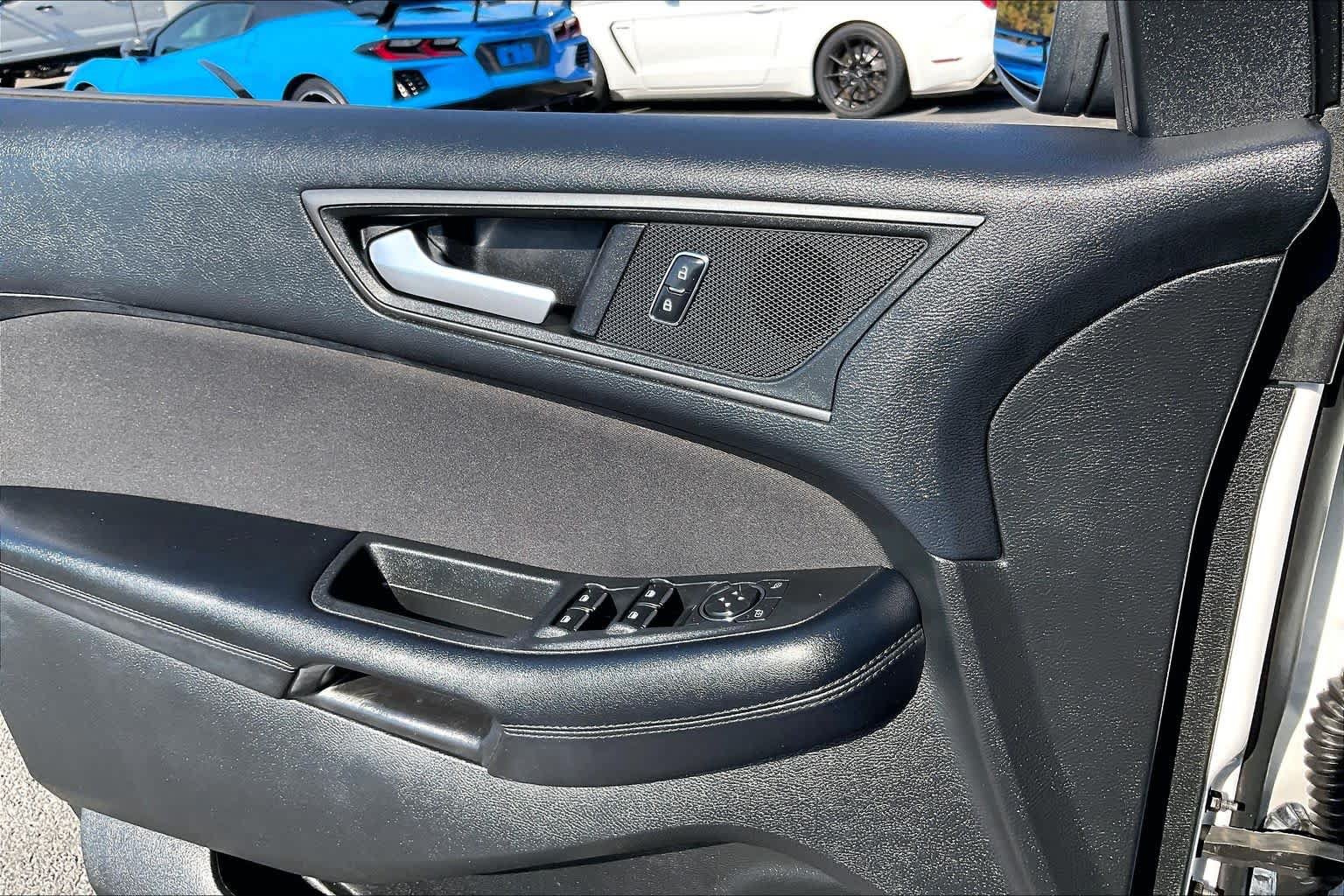 Used 2016 Ford Edge SE FWD image 32