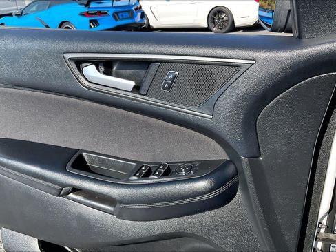 Used 2016 Ford Edge SE FWD image 32