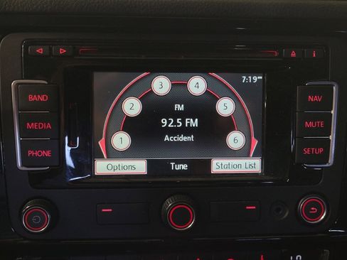 Used 2015 Volkswagen Jetta GLI SEL image 25