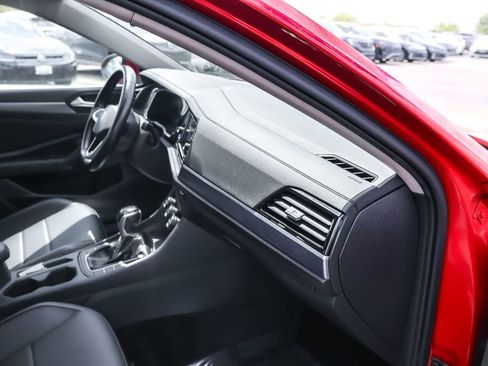 Certified 2023 Volkswagen Jetta SE FWD image 30
