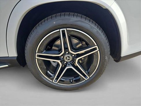 Certified 2026 Mercedes-Benz GLS 450 4MATIC image 10