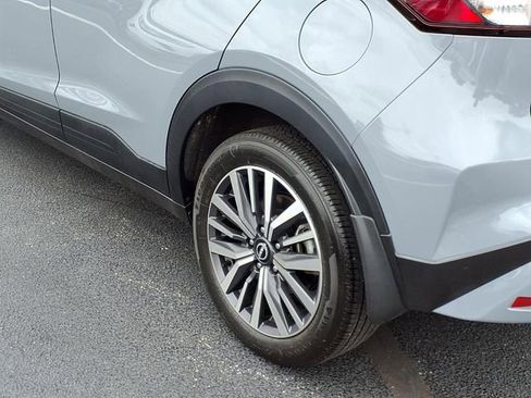 Used 2024 Nissan Kicks SV FWD image 21