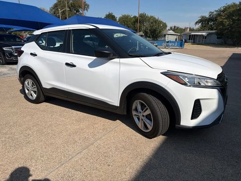 Used 2024 Nissan Kicks S FWD image 3
