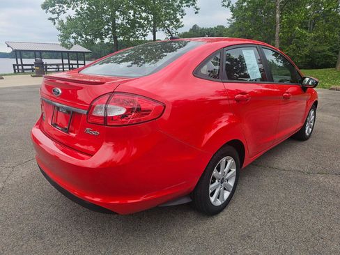 Used 2013 Ford Fiesta SE FWD image 6