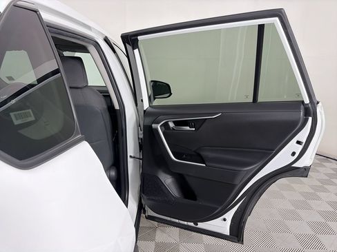 Used 2024 Toyota RAV4 XLE AWD/4WD image 27